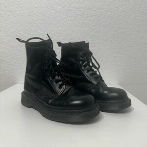Dr. Martens 1460 Mono Smooth Leather Lace Up Boots All Black Women’s Size 6.5